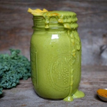 Mango Kale Smoothie with Turmeric