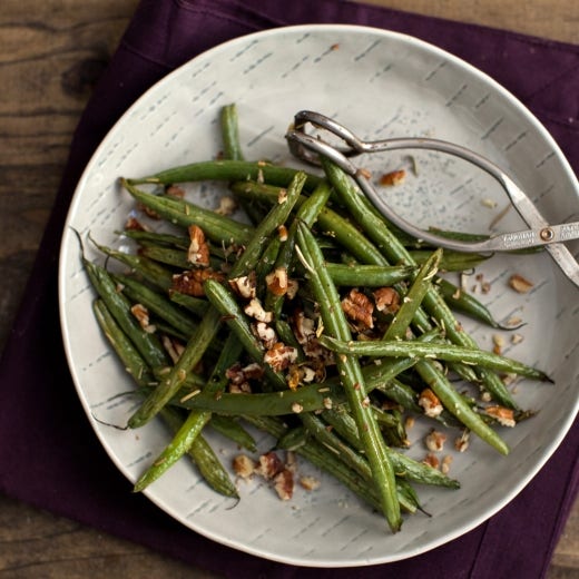 Rosemary Roasted Green Beans with Pecans