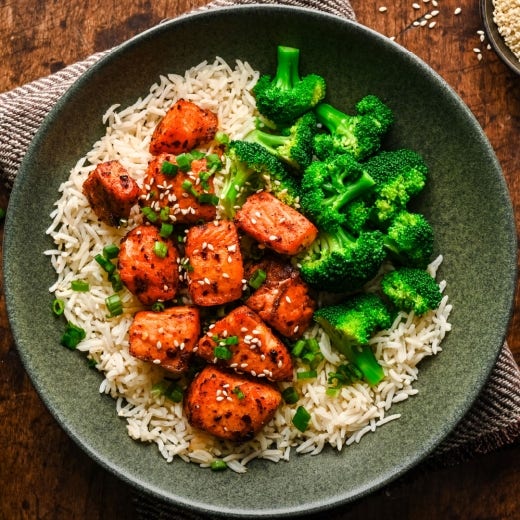 Sweet Sriracha Air Fryer Salmon Bites Sweet Sriracha Air Fryer Salmon Bites